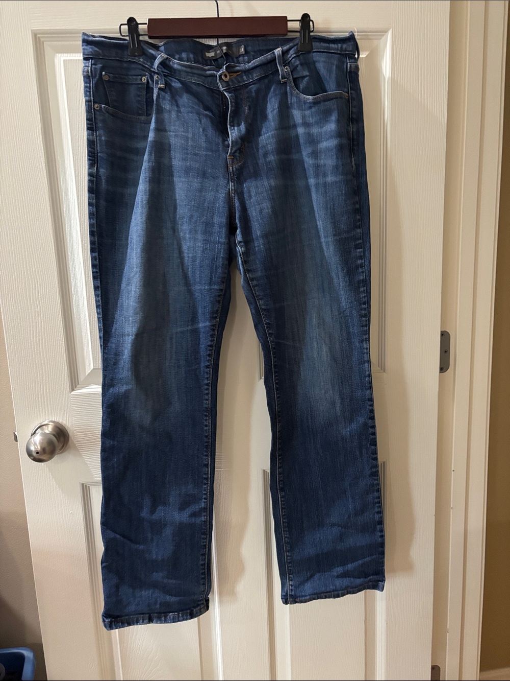 Levi's Women's 505 Straight Leg Jeans in Dark Blue Wash